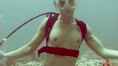 Nude girl underwater erotic video