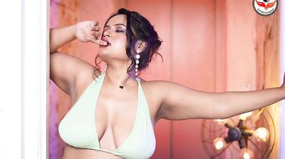 Wonderful Indian MILF softcore video