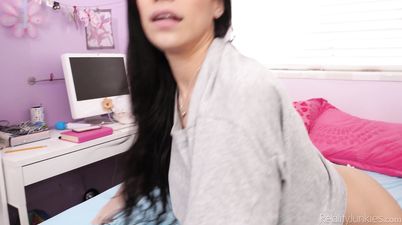 RealityJunkies - He's My Stepdad 3 Scene 4 2 - Savannah Sixx