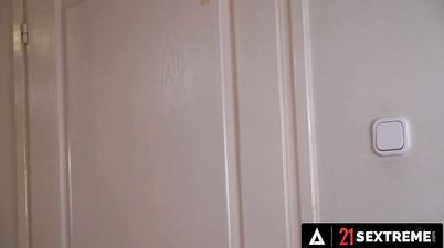 21 SEXTREME - Hot Babe Renata Fox Drilled By Horny Old Stud - Redhead