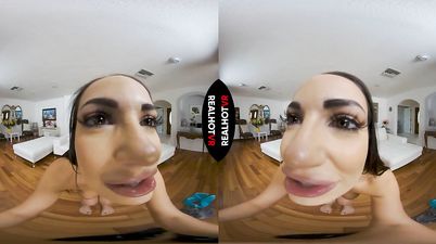 POV VR Solo Masturbation With Sofi