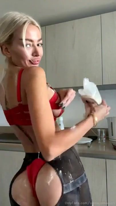 Teen Blonde With Ponytails Shows Her Own Sexy Body - Babe
